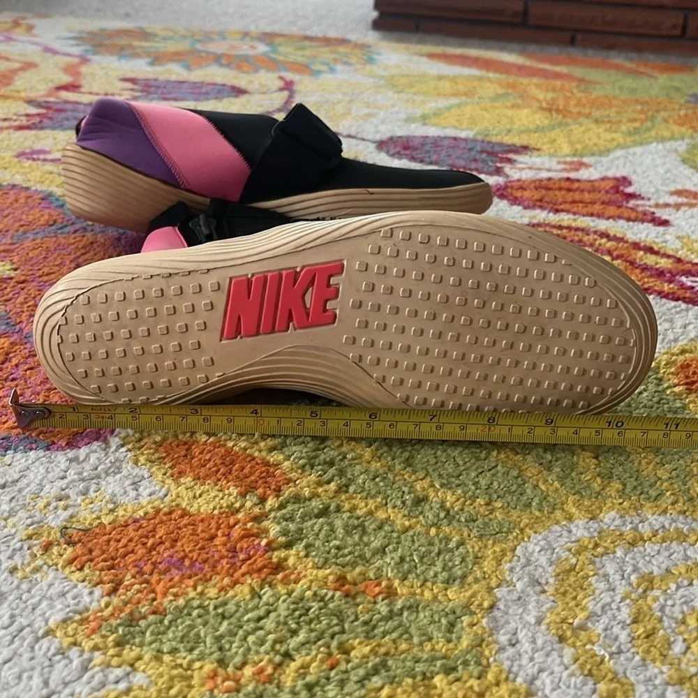 VINTAGE NIKE AQUA BOOT SOCKS WOMENS SIZE 9.5